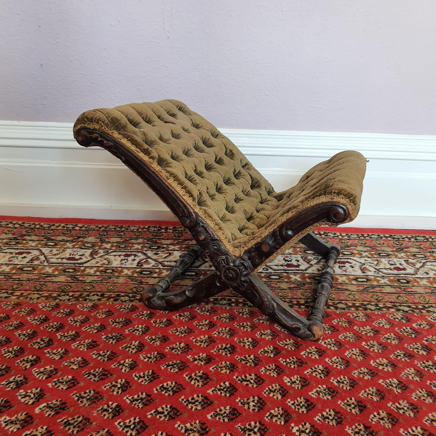 Fantastic Button-back Gout Stool (1 of 7)