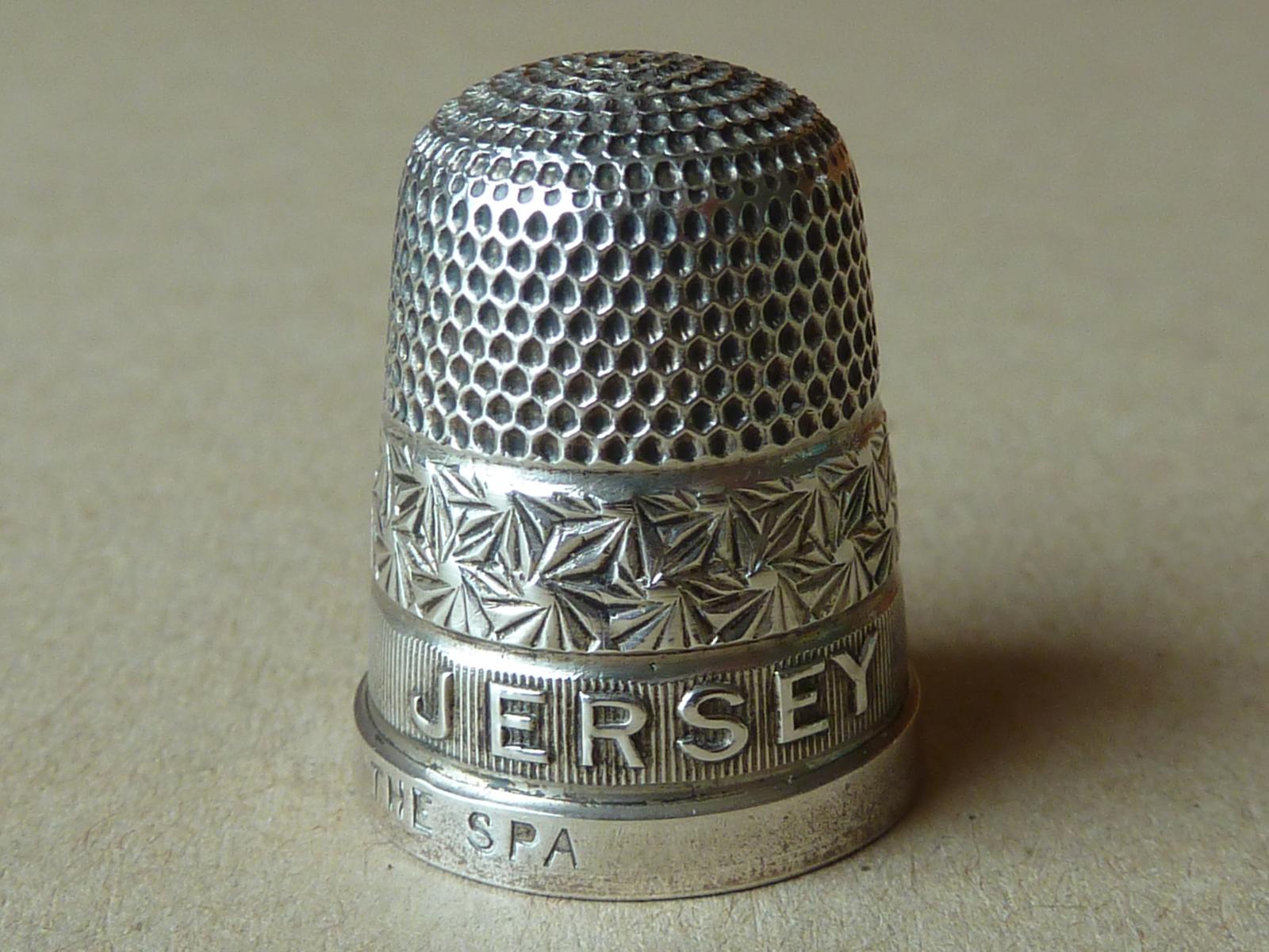 Jersey The Spa Souvenir English Hallmarked Silver Place Name Thimble Sewing Tool Accessory (1 of 7)