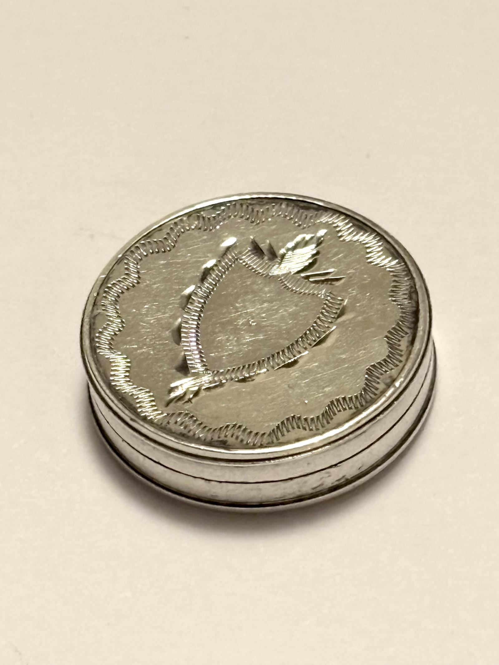 Antique George III Sterling Silver Patch Pill Box 1790 (1 of 7)