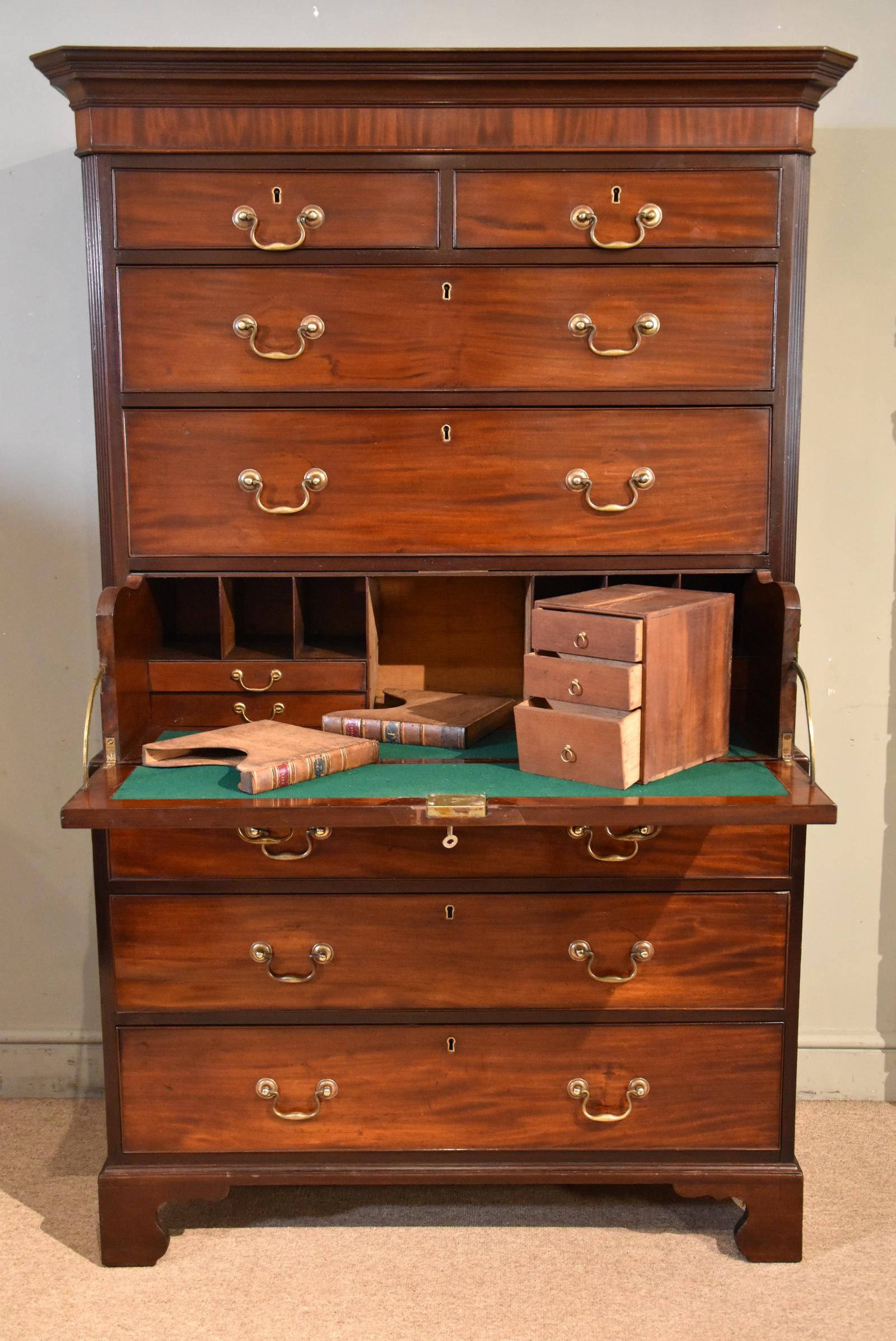 George III Mahogany Chest on Chest (1 of 11) George III Mahogany Chest on Chest (1 of 11)
