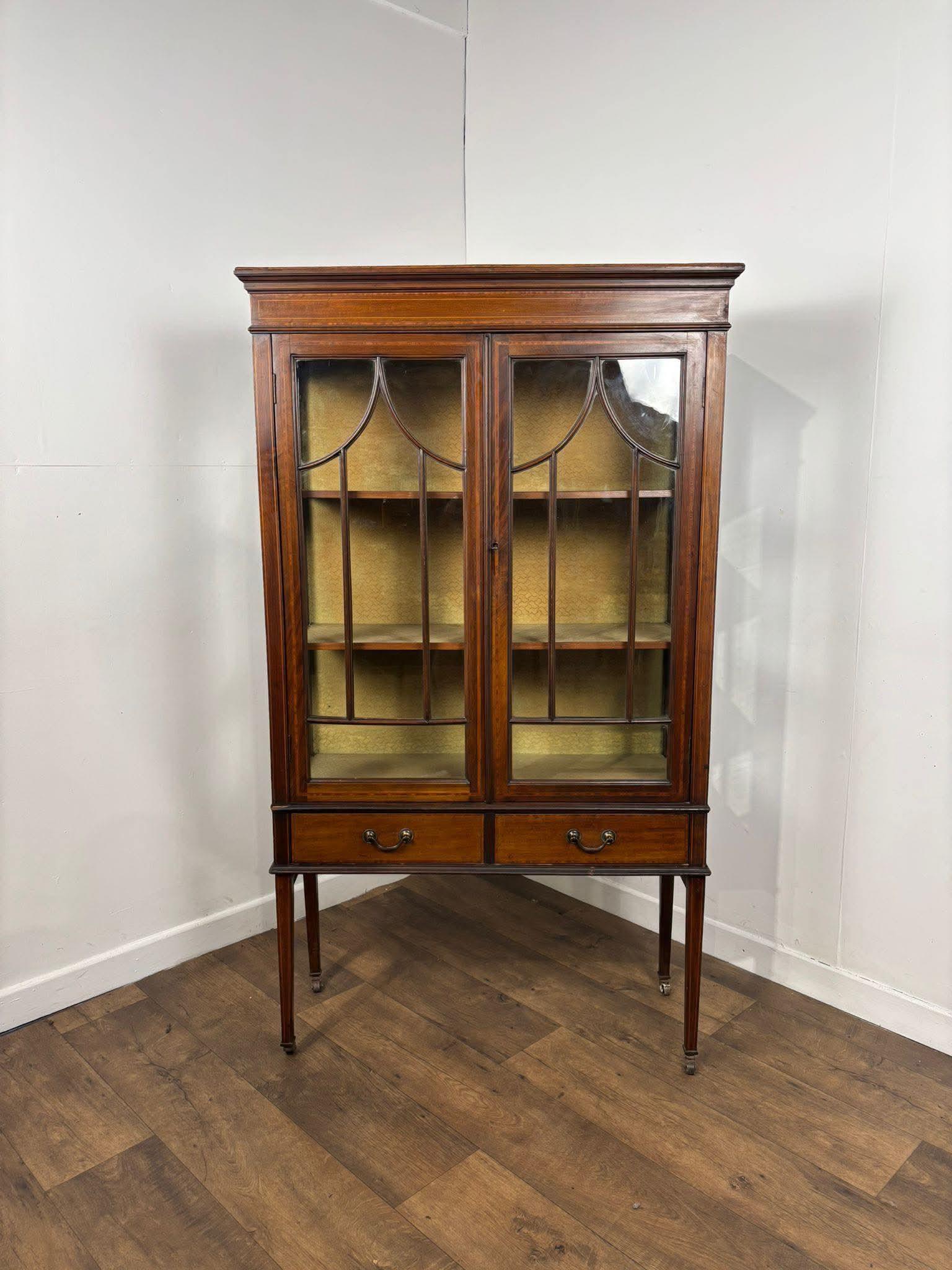 Edwardian Mahogany Inlaid Display Cabinet (1 of 1) Edwardian Mahogany Inlaid Display Cabinet (1 of 1)