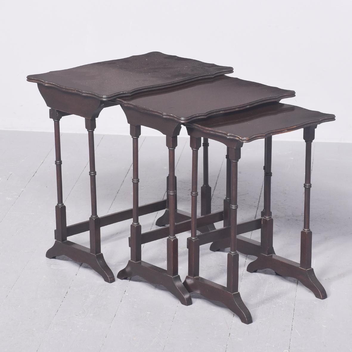 Georgian-style Nest of Three Tables (1 of 6)