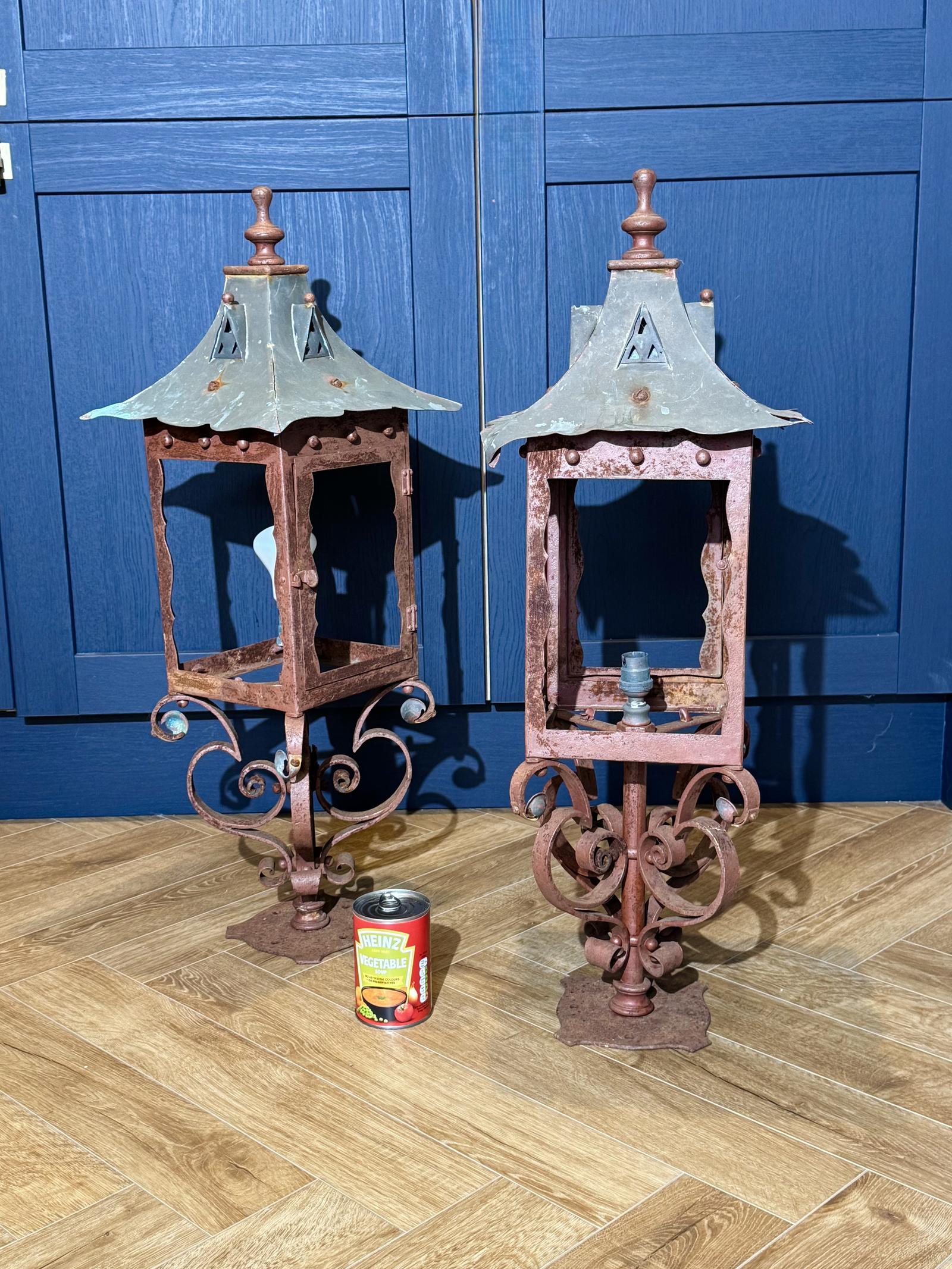 Pair of Arts & Crafts Lanterns (1 of 9) Pair of Arts & Crafts Lanterns (1 of 9)