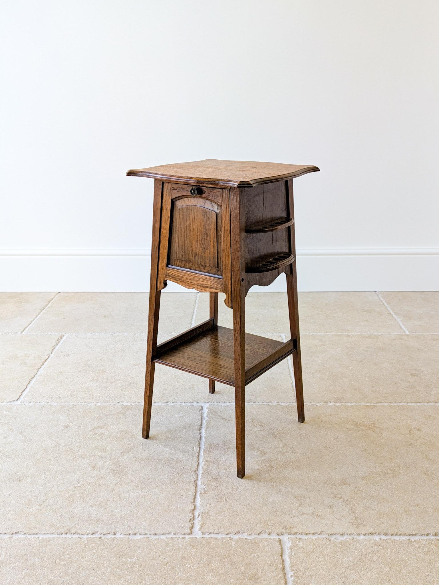 Antique Arts & Crafts Oak Occasional Table c.1900 (1 of 17) Antique Arts & Crafts Oak Occasional Table c.1900 (1 of 17)