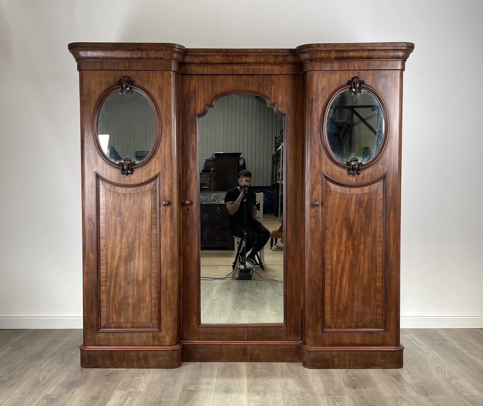 Antique 19th Century Compactum Wardrobe In Mahogany (1 of 12) Antique 19th Century Compactum Wardrobe In Mahogany (1 of 12)