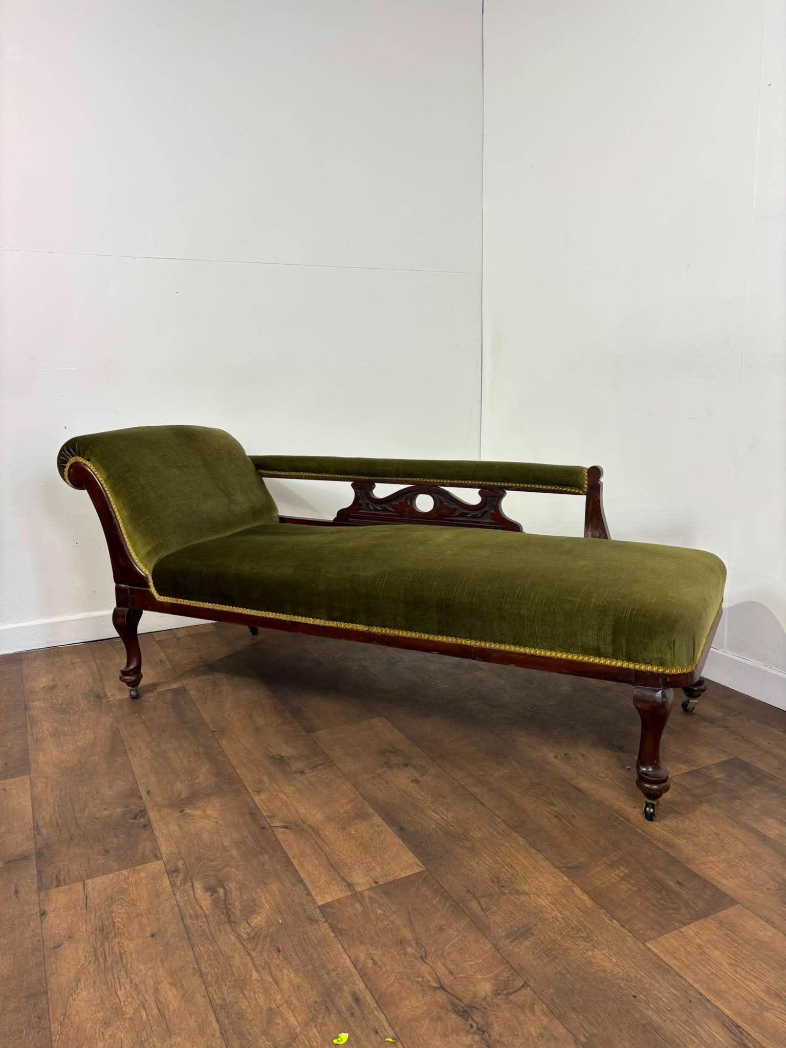 Lounge - main image