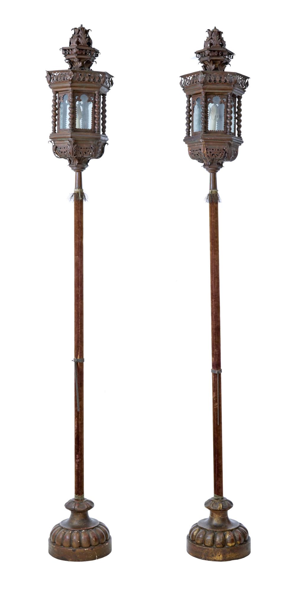 Pair of Late 19th Century Copper Venetian Lamps on Poles (1 of 7)
