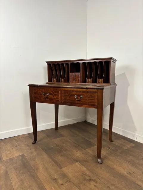 Vintage Mahogany Writing Desk with Pull-out Writing Surface (1 of 15) Vintage Mahogany Writing Desk with Pull-out Writing Surface (1 of 15)