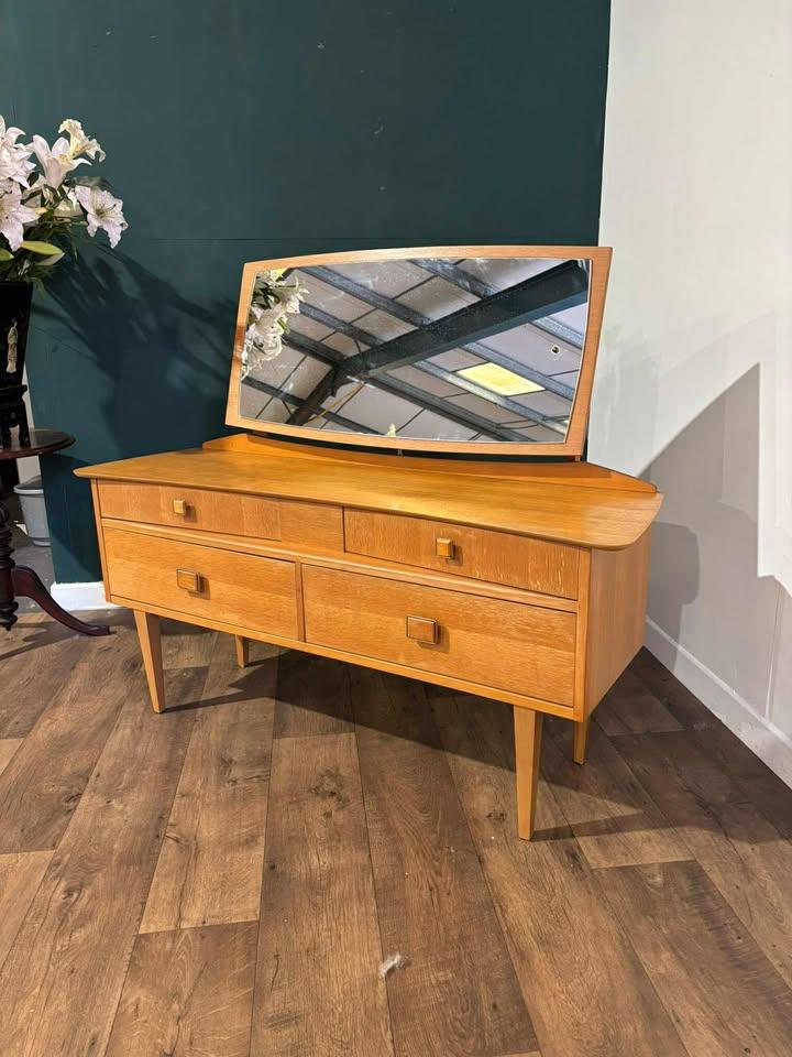 Lebus - Mid Century Dressing Table (1 of 16) Lebus - Mid Century Dressing Table (1 of 16)