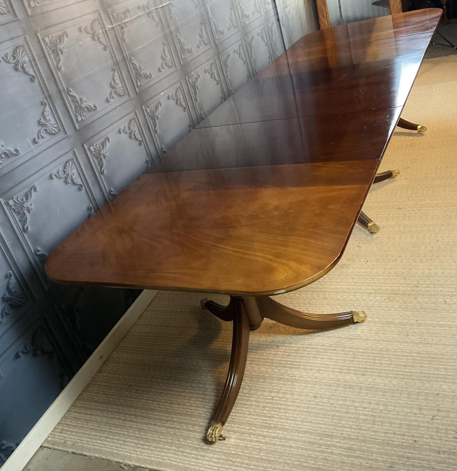 Georgian Style Mahogany Triple Pedestal Table (1 of 1) Georgian Style Mahogany Triple Pedestal Table (1 of 1)