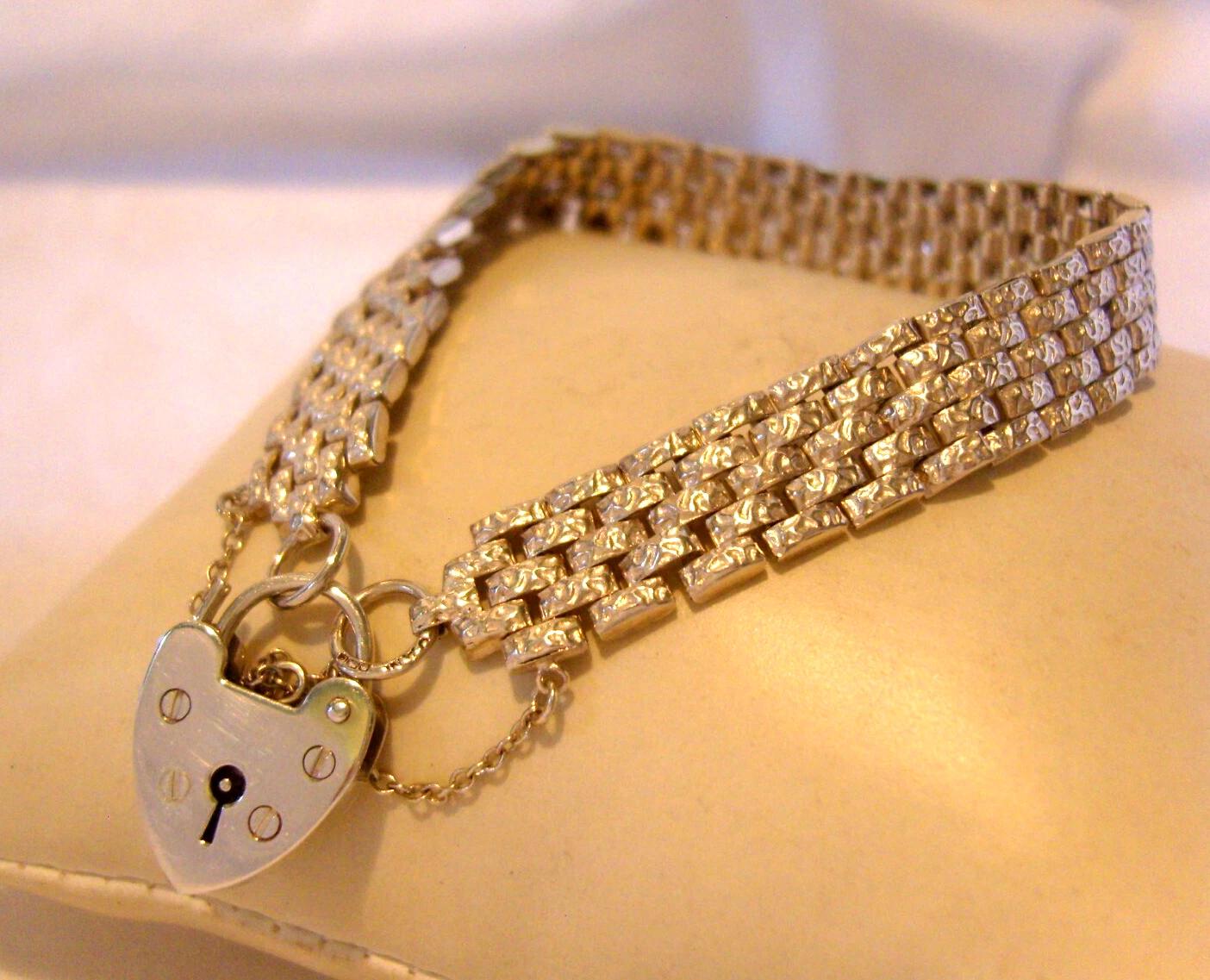 Bracelet Sterling Silver Vintage 1977 Fancy Brick Link with Love Heart Padlock (1 of 17)