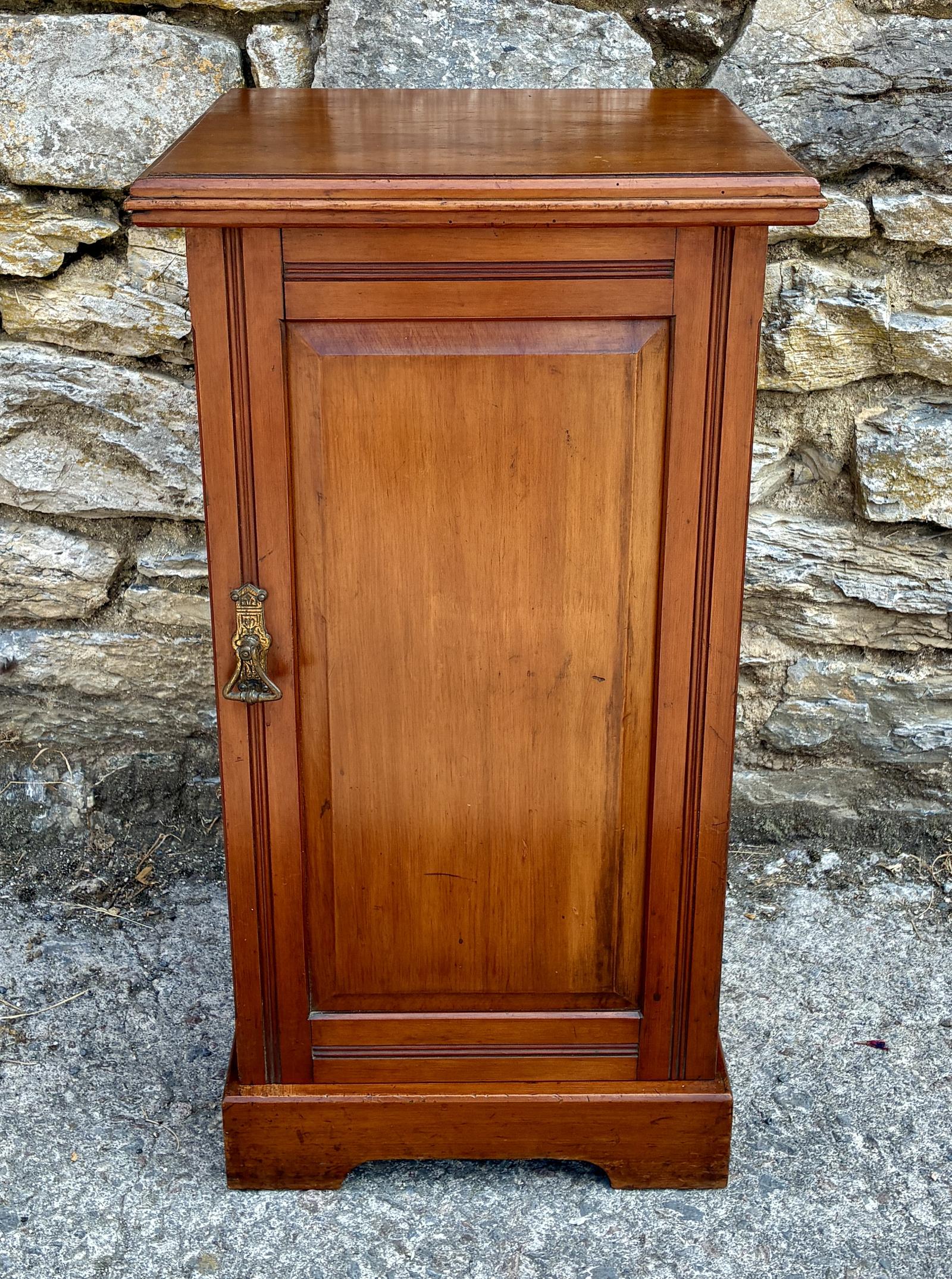 Early 20th Century Walnut Pot Cupboard (1 of 13) Early 20th Century Walnut Pot Cupboard (1 of 13)