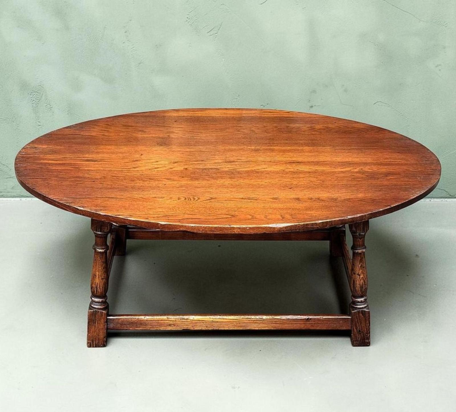 Large Solid Oak Coffee Table (1 of 9) Large Solid Oak Coffee Table (1 of 9)