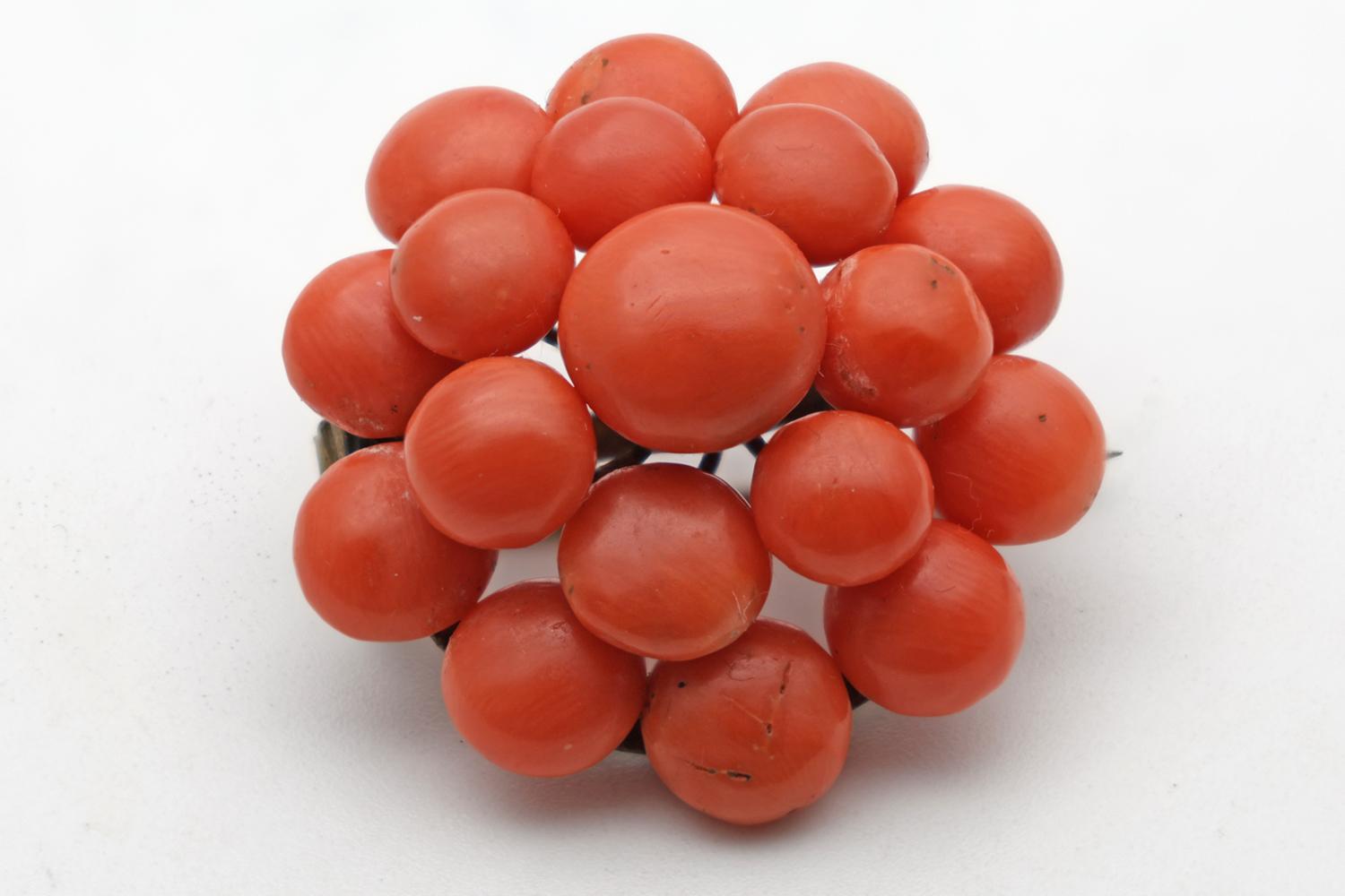 Antique Coral Circular Brooch (1 of 2) Antique Coral Circular Brooch (1 of 2)