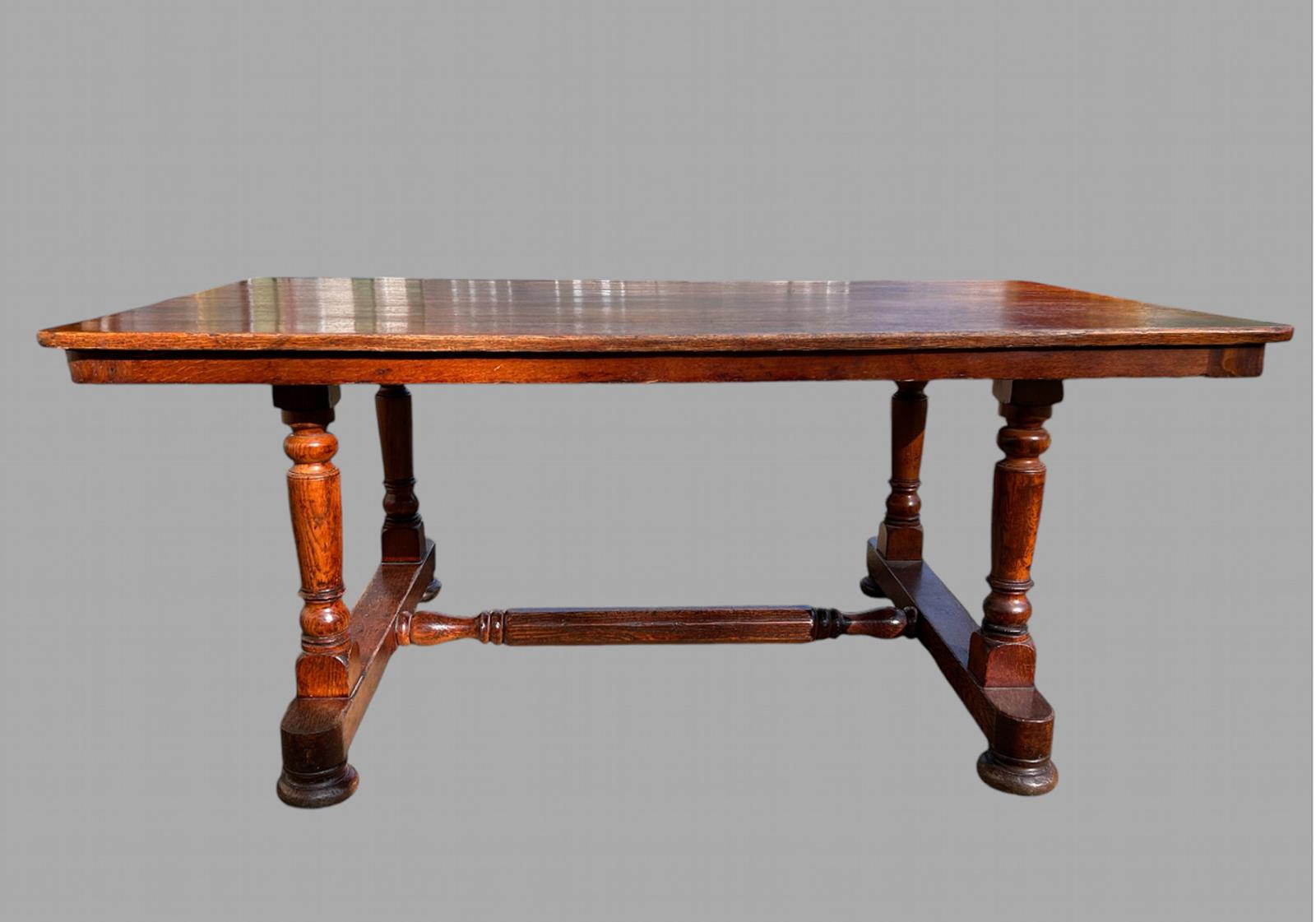 A Lovely Good Sized Oak Dining/kitchen/hall Table (1 of 6)