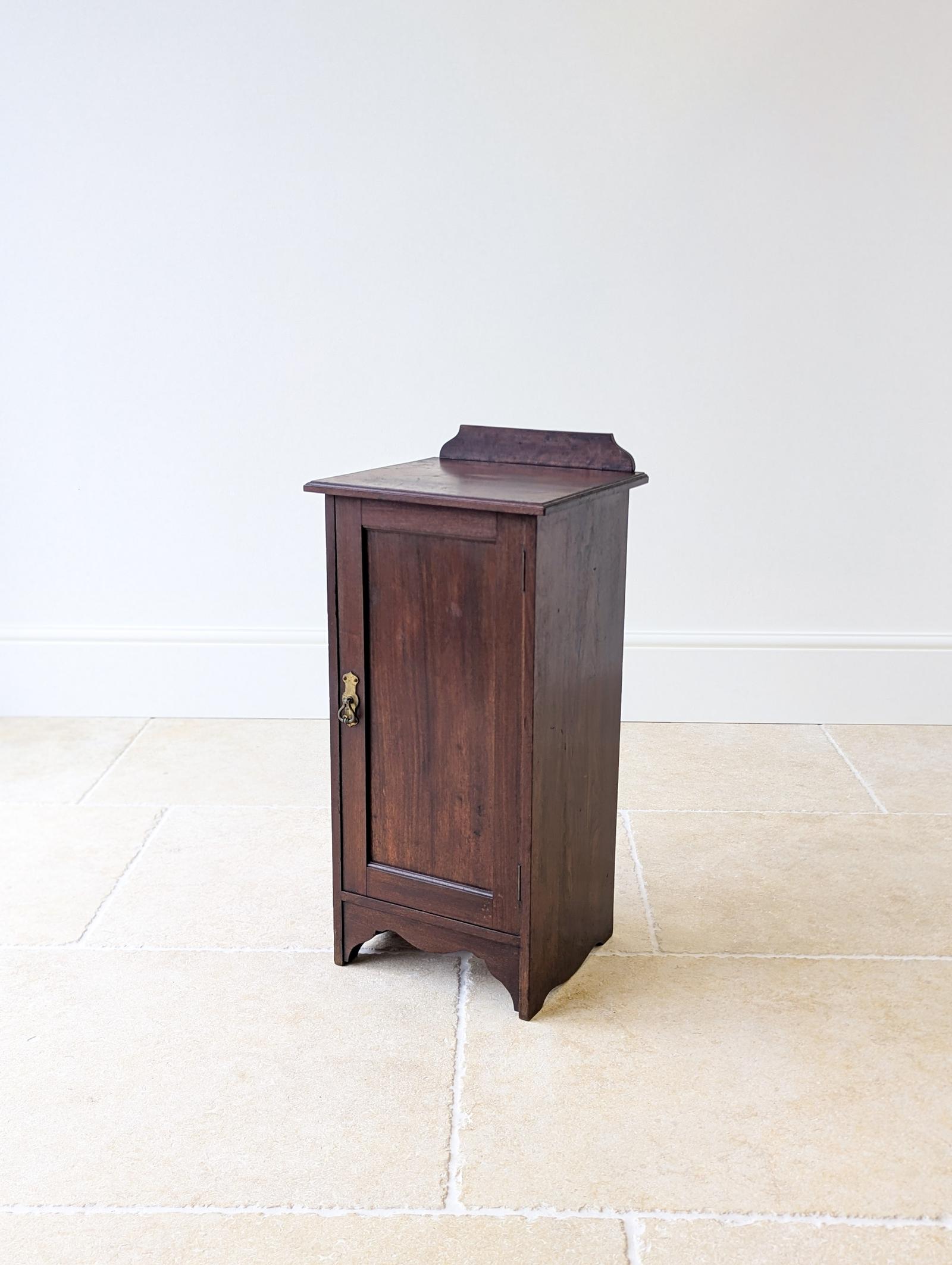 Antique Late Victorian Mahogany Bedside Cupboard c.1890 (1 of 13)