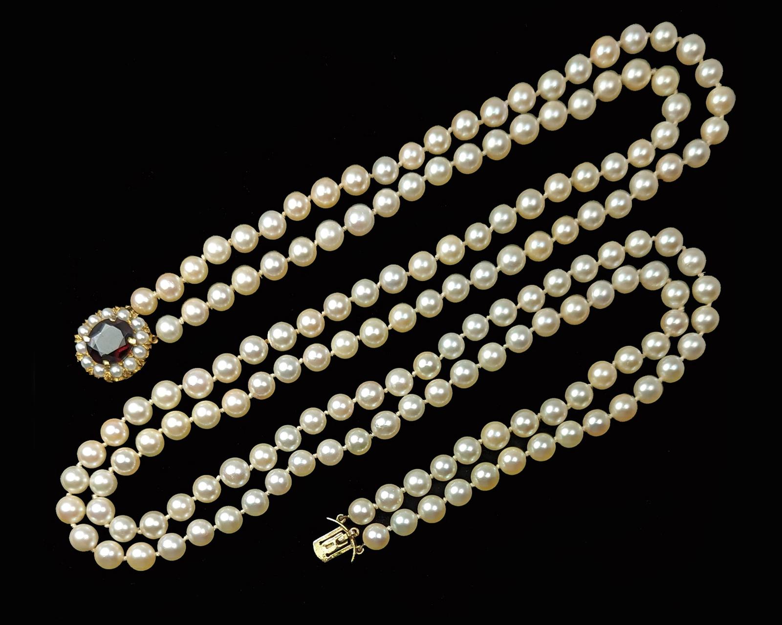 1964 Double Strand Pearl Necklace 9ct Gold Garnet Clasp Restrung Vintage Cultured Pearls (1 of 8) 1964 Double Strand Pearl Necklace 9ct Gold Garnet Clasp Restrung Vintage Cultured Pearls (1 of 8)