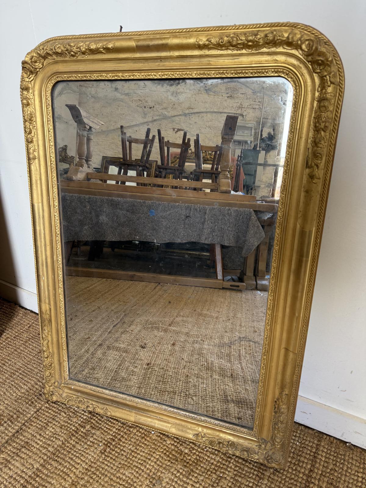 Pretty Arched Topped Gilt Mirror 110cms x 80cms (1 of 8)