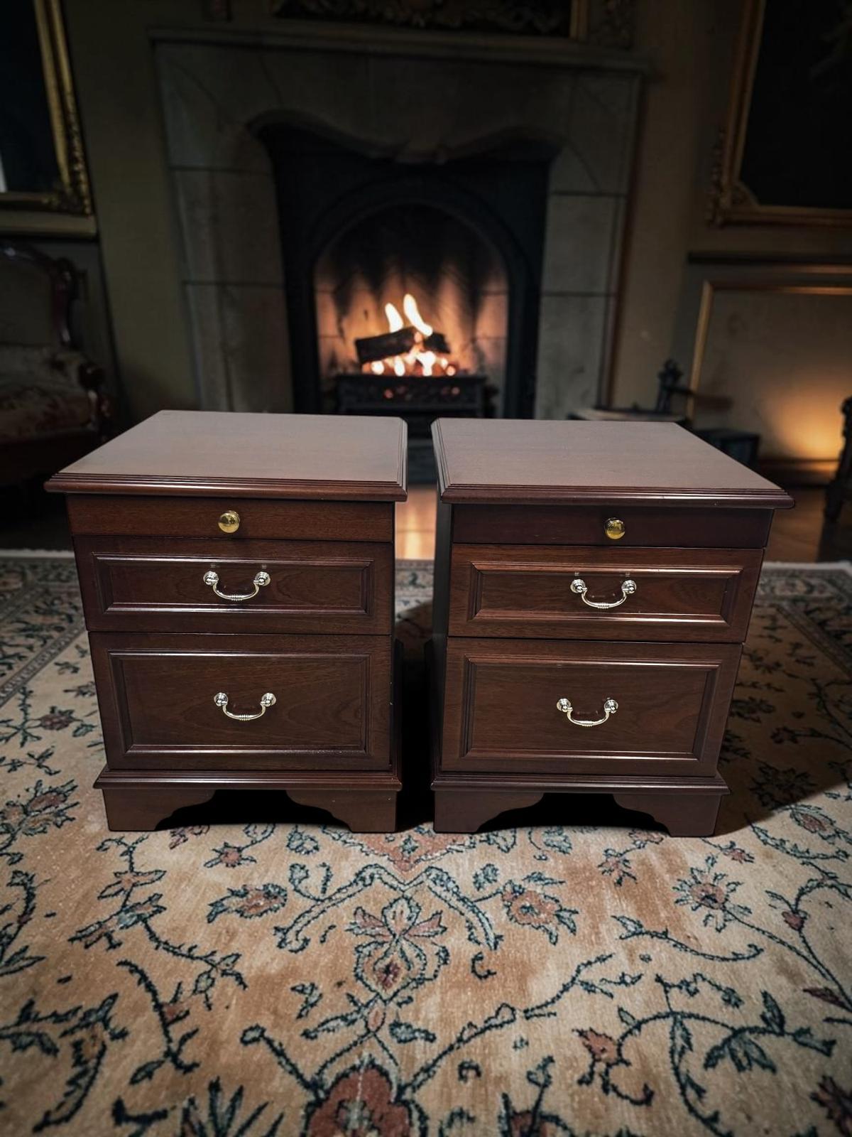 Vintage Stag Bedside Cabinets / Nightstands / Set of Two c.1970 (1 of 9) Vintage Stag Bedside Cabinets / Nightstands / Set of Two c.1970 (1 of 9)