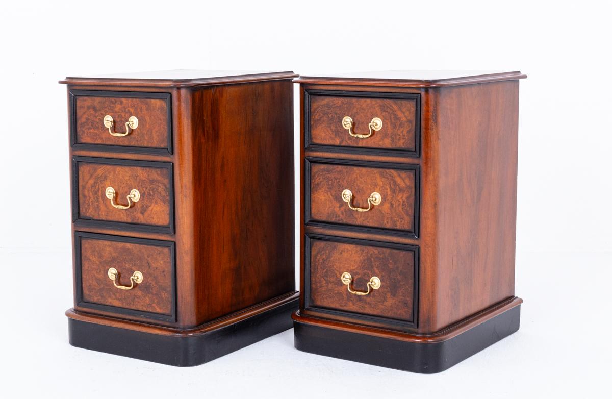Pair of Good Quality Victorian Burr Walnut Bedsides (1 of 5)