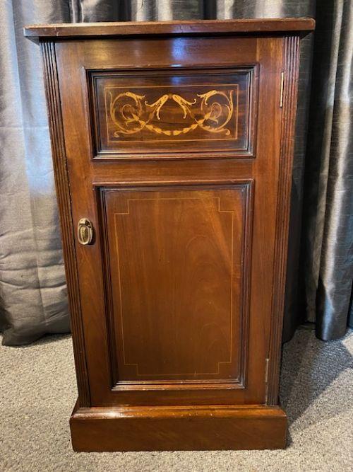 Bedside Cabinet (1 of 4)