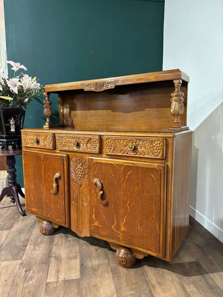 Vintage Honey Oak Carved Sideboard (1 of 16) Vintage Honey Oak Carved Sideboard (1 of 16)