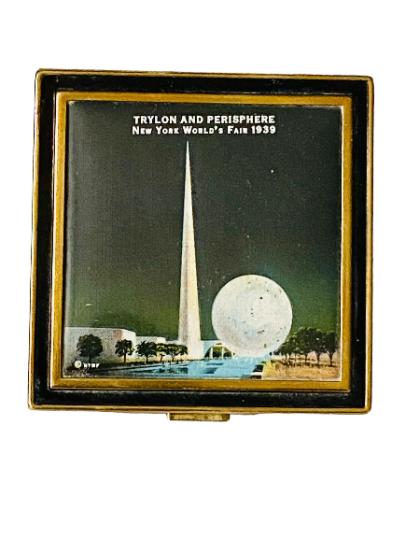 Vintage New York World's Fair Souvenir Powder Compact 1939 (1 of 6) Vintage New York World's Fair Souvenir Powder Compact 1939 (1 of 6)