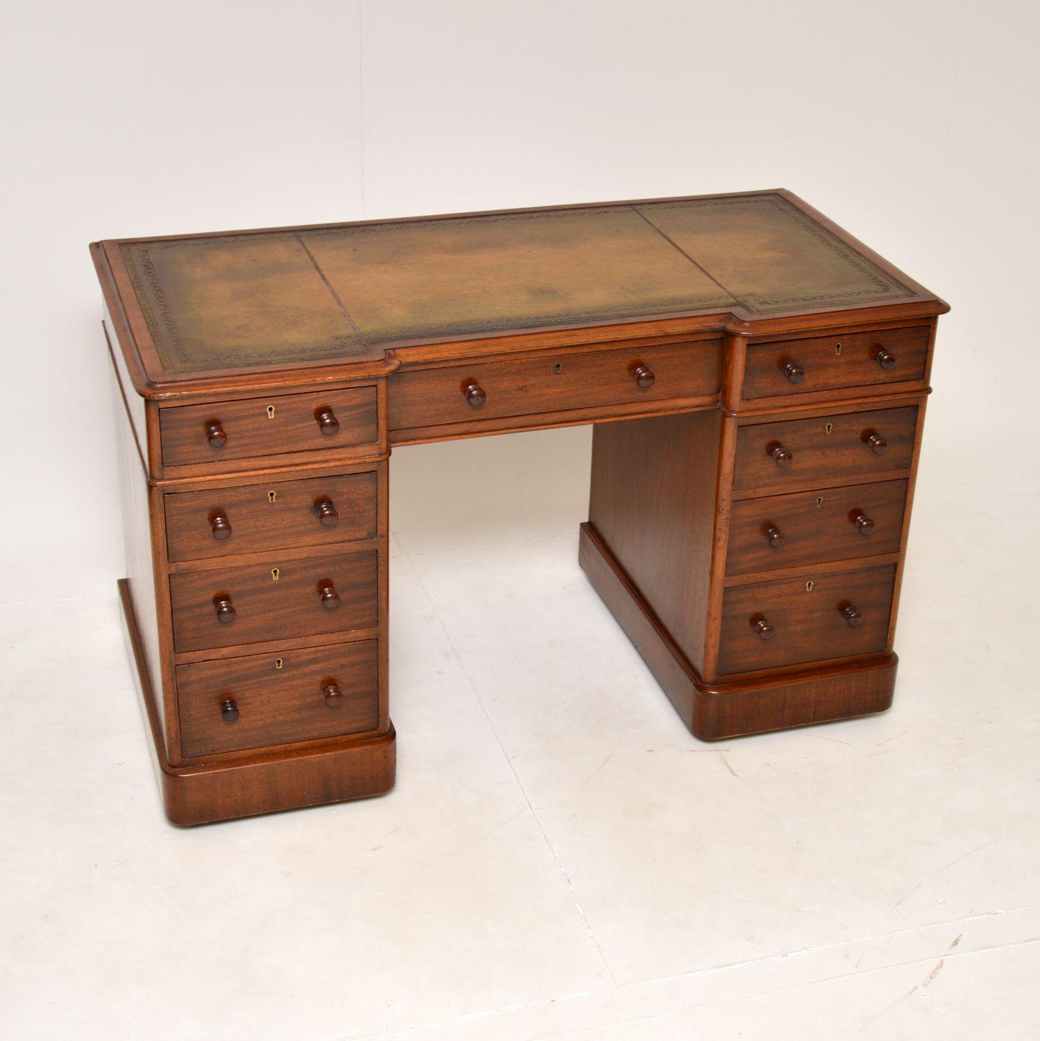 Antique Victorian Mahogany Leather Top Pedestal Desk (1 of 9) Antique Victorian Mahogany Leather Top Pedestal Desk (1 of 9)