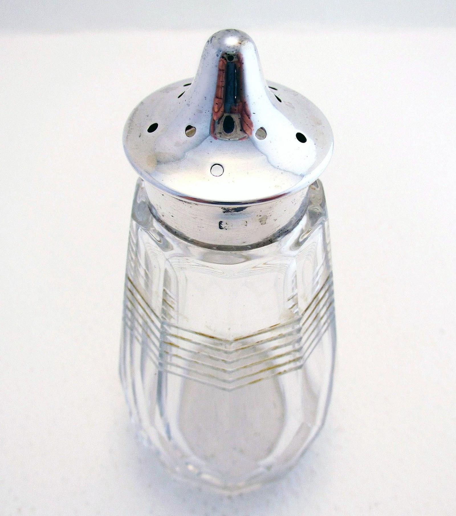 Early 20th-century Solid Sterling Silver Top Lidded & Cut Glass Salt / Pepper Pot Shaker (1 of 5) Early 20th-century Solid Sterling Silver Top Lidded & Cut Glass Salt / Pepper Pot Shaker (1 of 5)