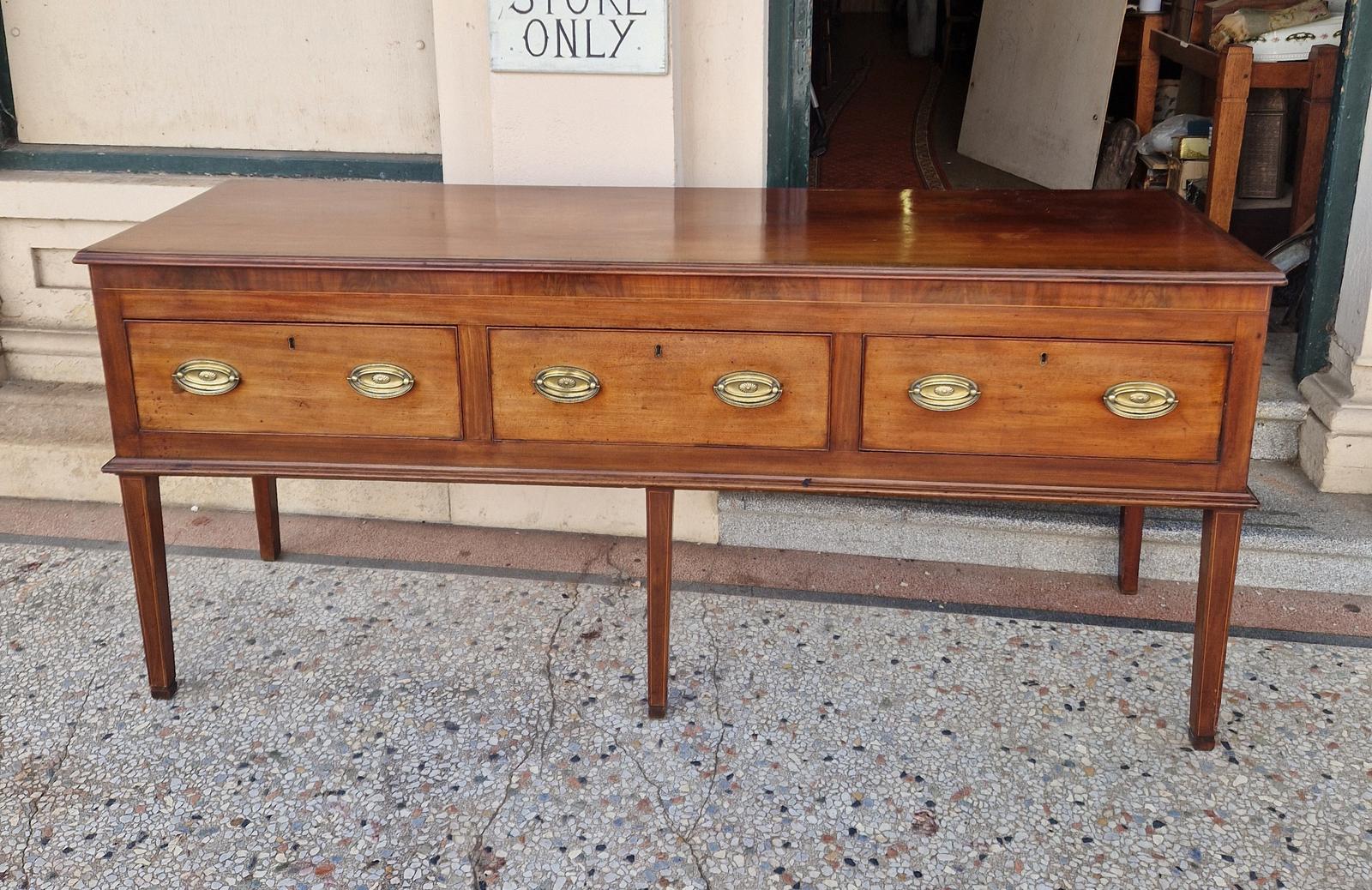 Georgian Mahogany Dresser Base (1 of 9) Georgian Mahogany Dresser Base (1 of 9)