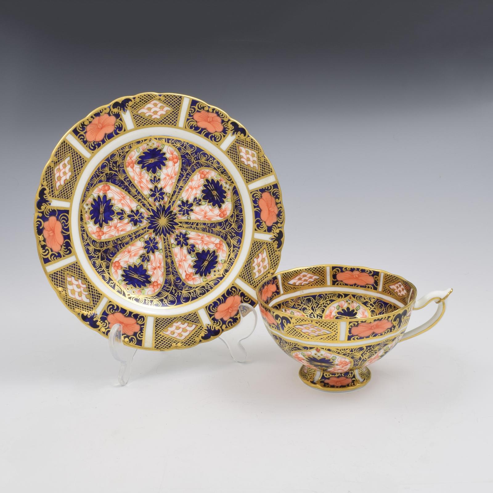 Stunning Royal Crown Derby Pedestal Cup & Saucer Imari 1128 (1 of 13) Stunning Royal Crown Derby Pedestal Cup & Saucer Imari 1128 (1 of 13)