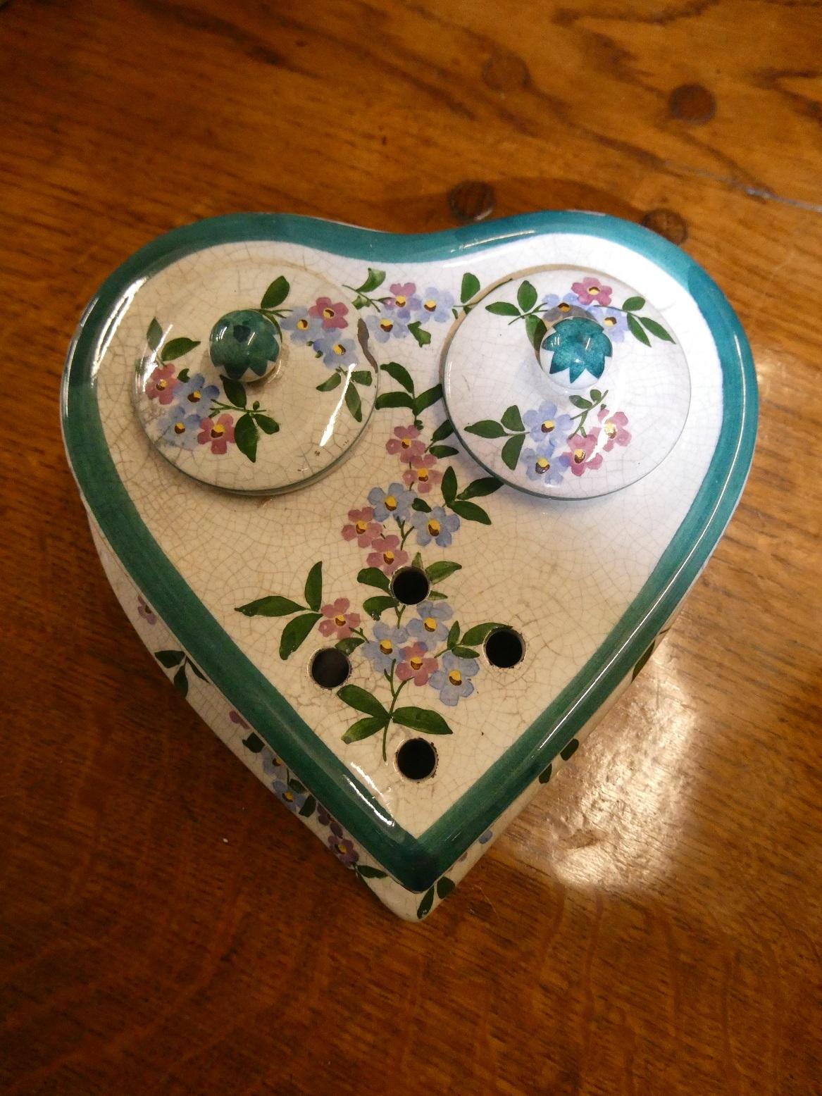 Wemyss Ware Heart Inkwell (1 of 7)