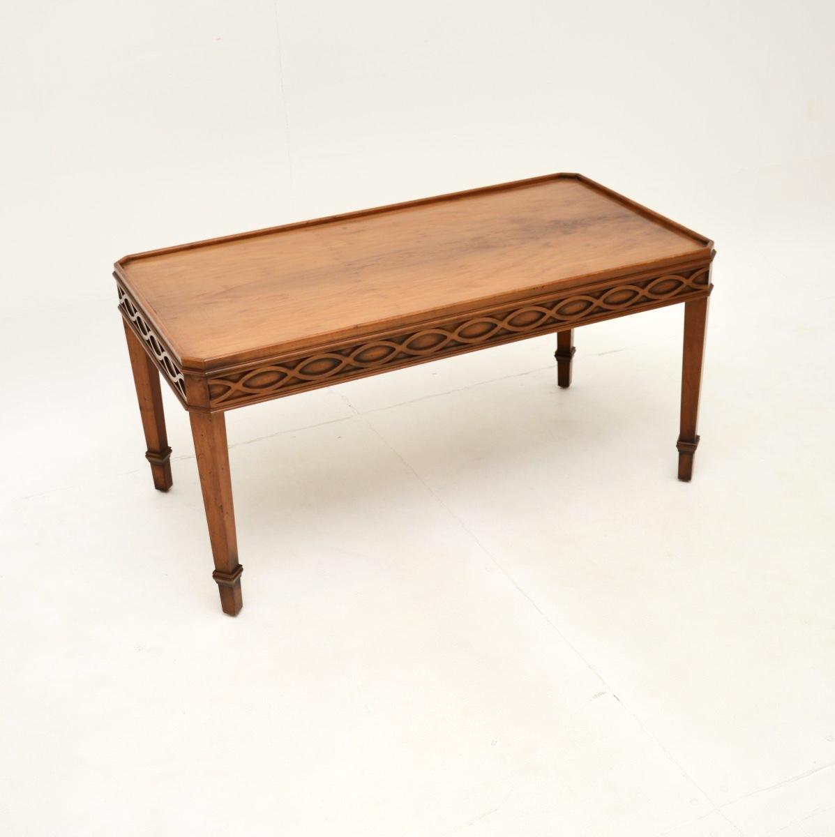 Georgian Style Yew Wood Coffee Table (1 of 7)