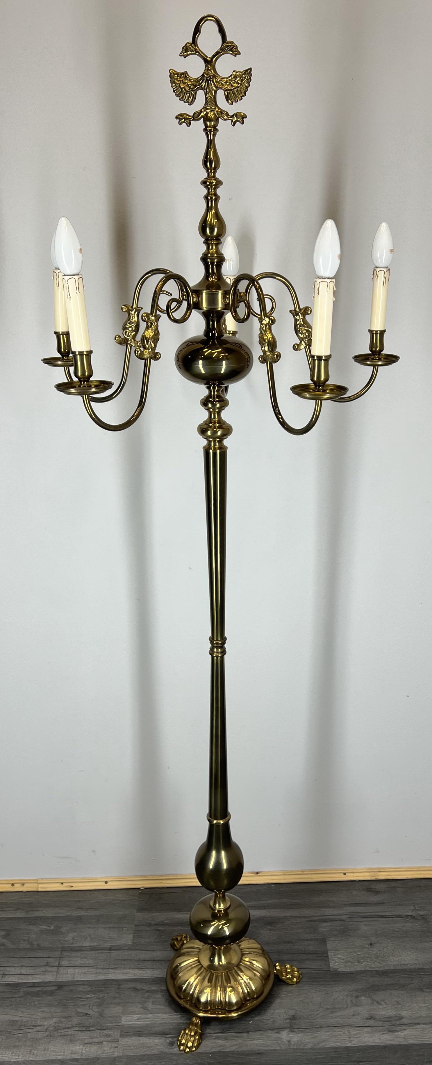 French Brass 5 Arms Vintage Carved Standing Lamp (1 of 18) French Brass 5 Arms Vintage Carved Standing Lamp (1 of 18)