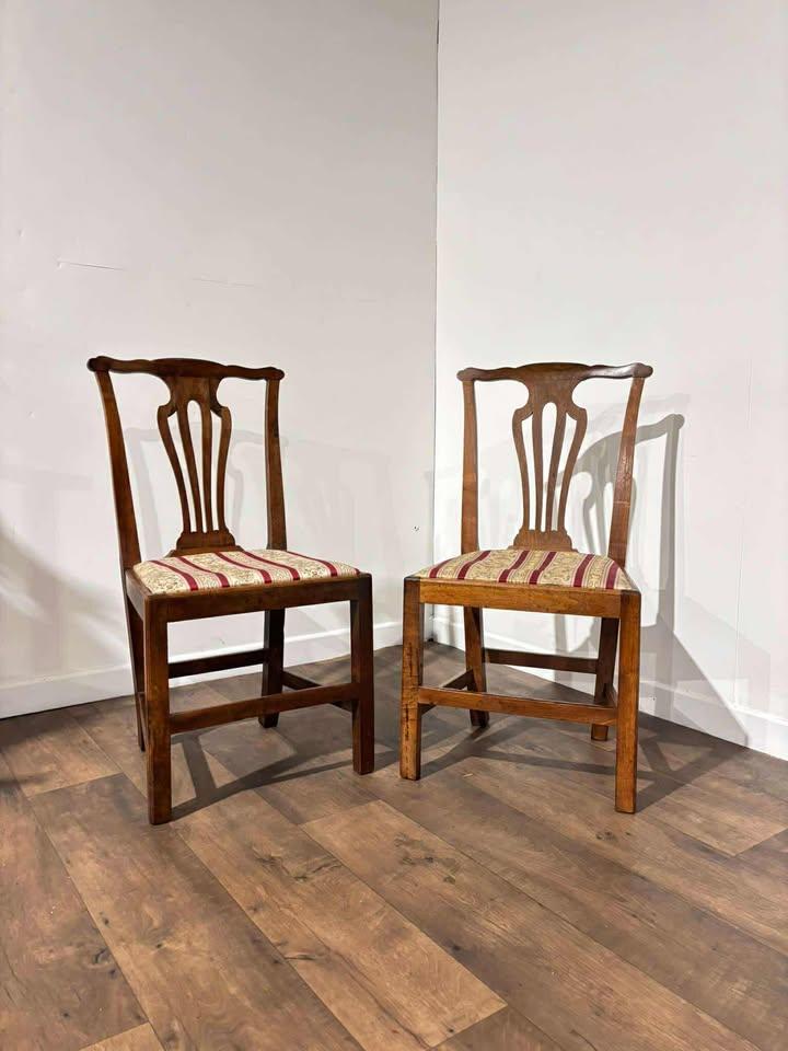 Pair of Georgian Mahogany Side Chairs (1 of 13)