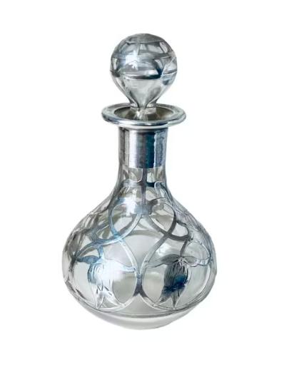 Antique Art Nouveau Clear Glass Perfume Scent Bottle with Sterling Silver Overlay 1910 (1 of 6) Antique Art Nouveau Clear Glass Perfume Scent Bottle with Sterling Silver Overlay 1910 (1 of 6)