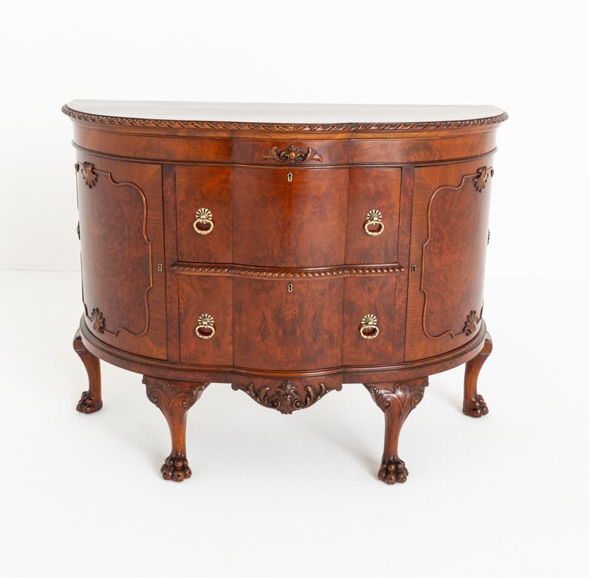 Good Quality Walnut Chippendale Style Side Cabinet (1 of 14)