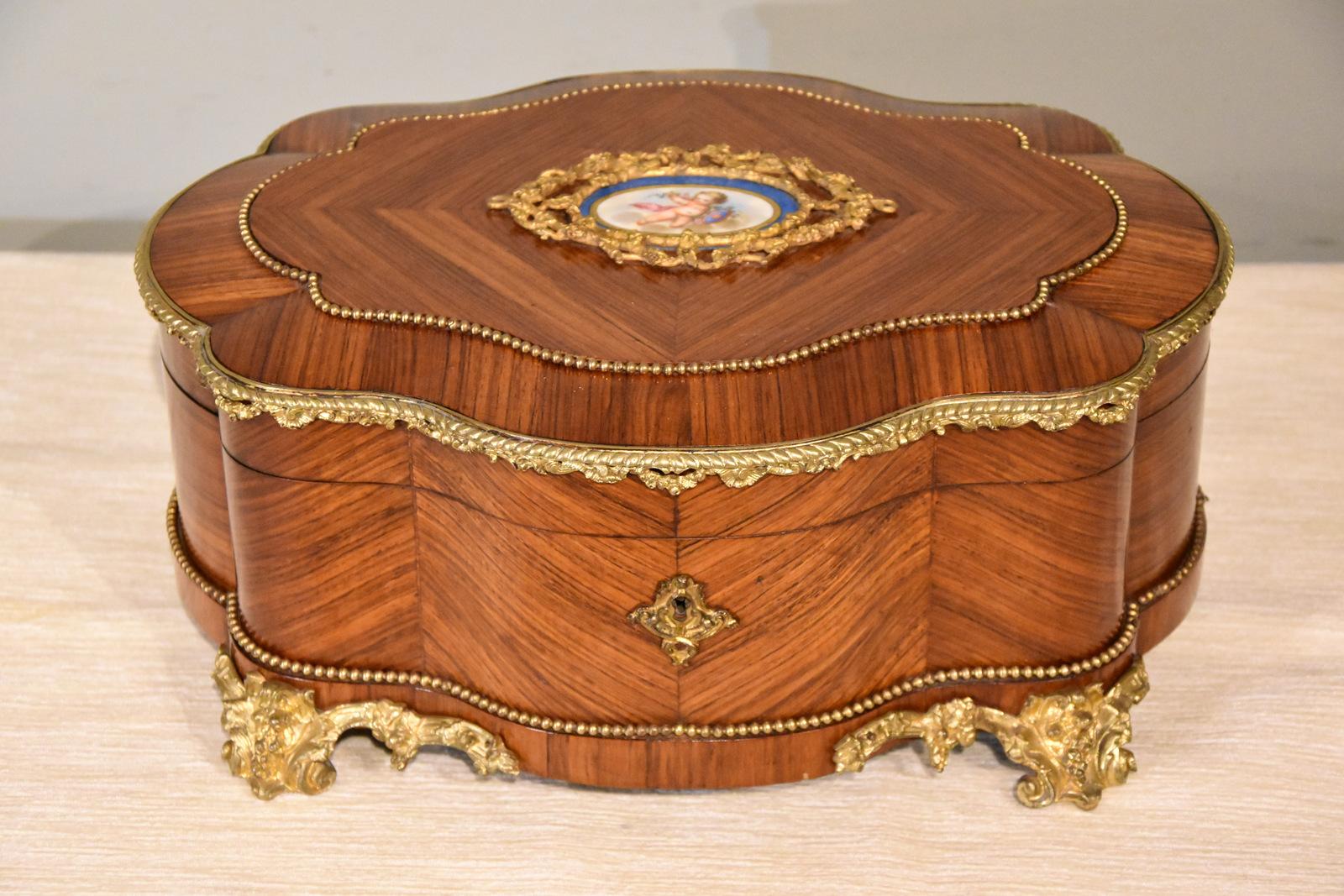 Fine 19th Century Kingwood & Ormolu Mounted Casket (1 of 9)