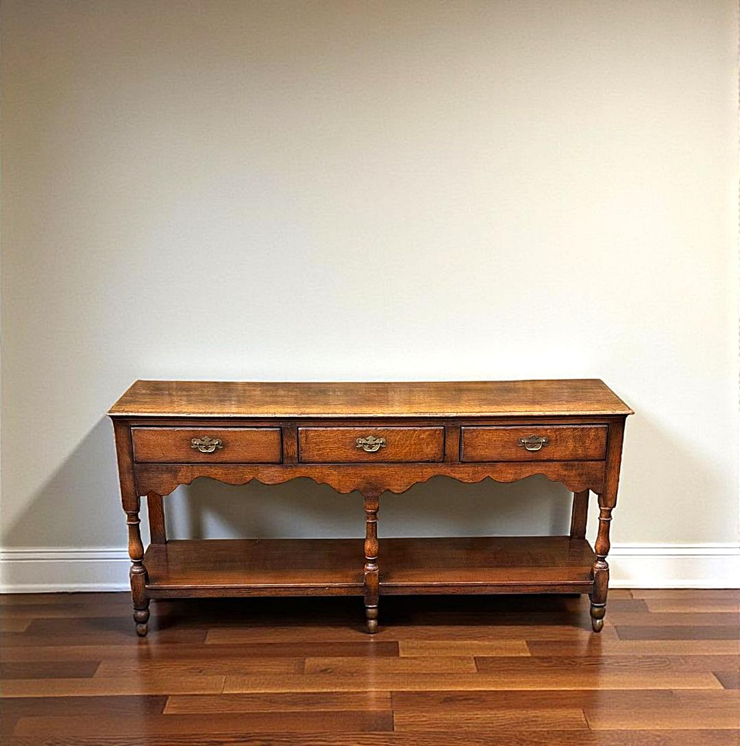 Titchmarsh & Goodwin English Oak Dresser Base (1 of 10)