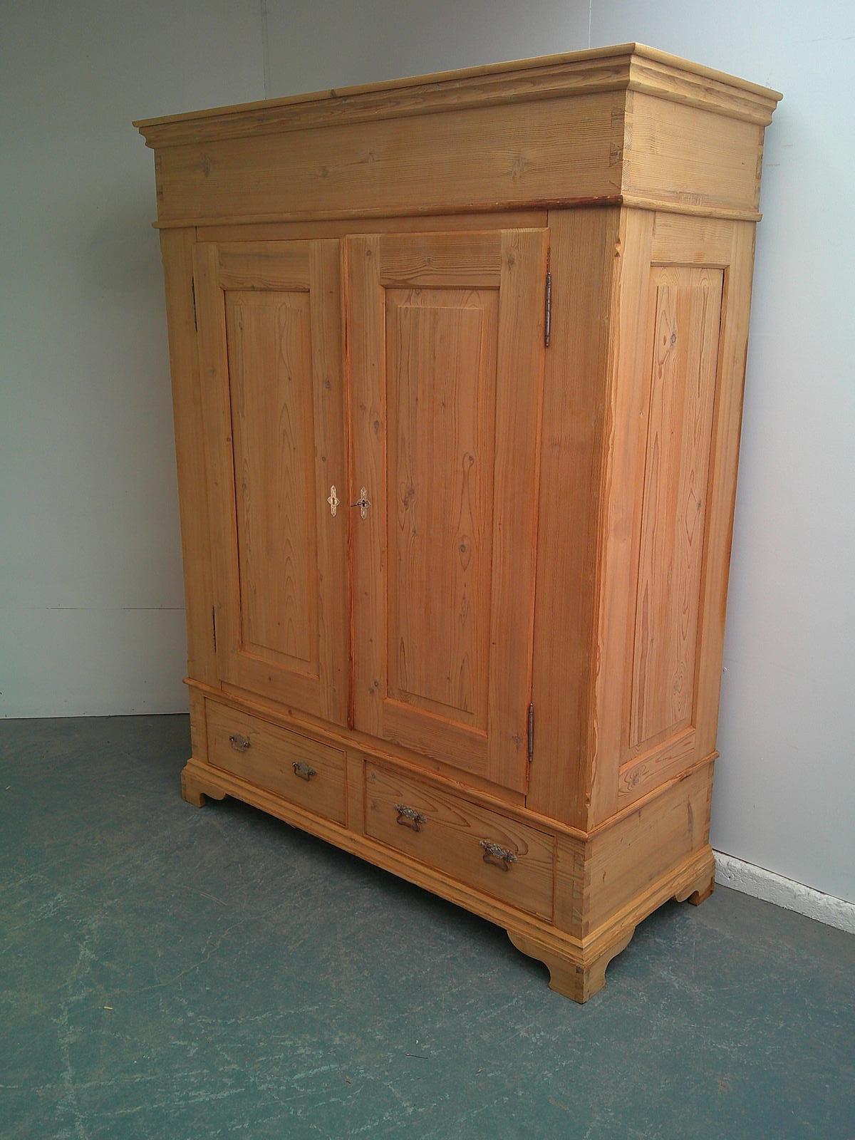 Quality Antique Pine Georgian 2 Drawer Knockdown Wardrobe to wax / paint (1 of 13) Quality Antique Pine Georgian 2 Drawer Knockdown Wardrobe to wax / paint (1 of 13)