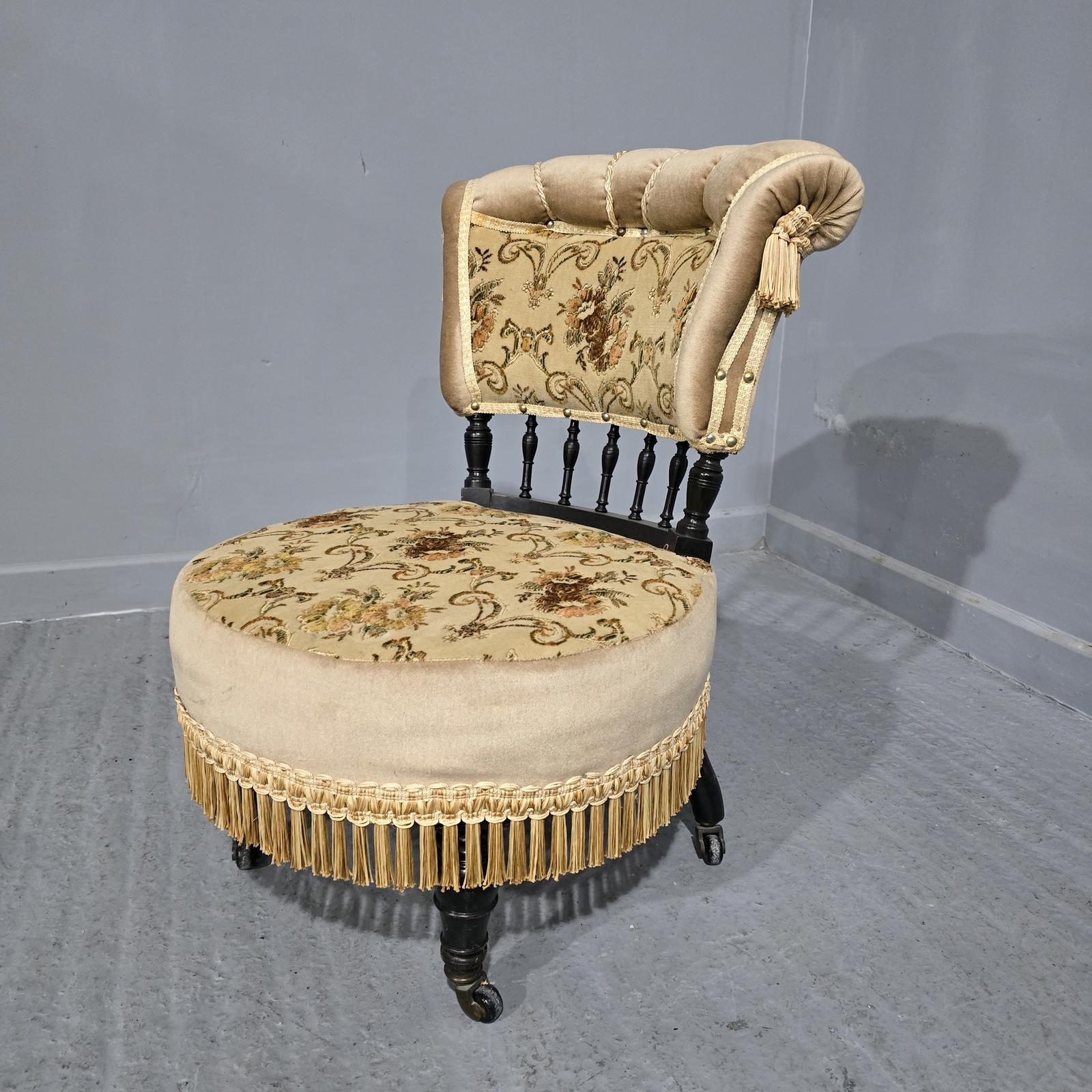 Pretty Edwardian Boudoir Chair (1 of 4)