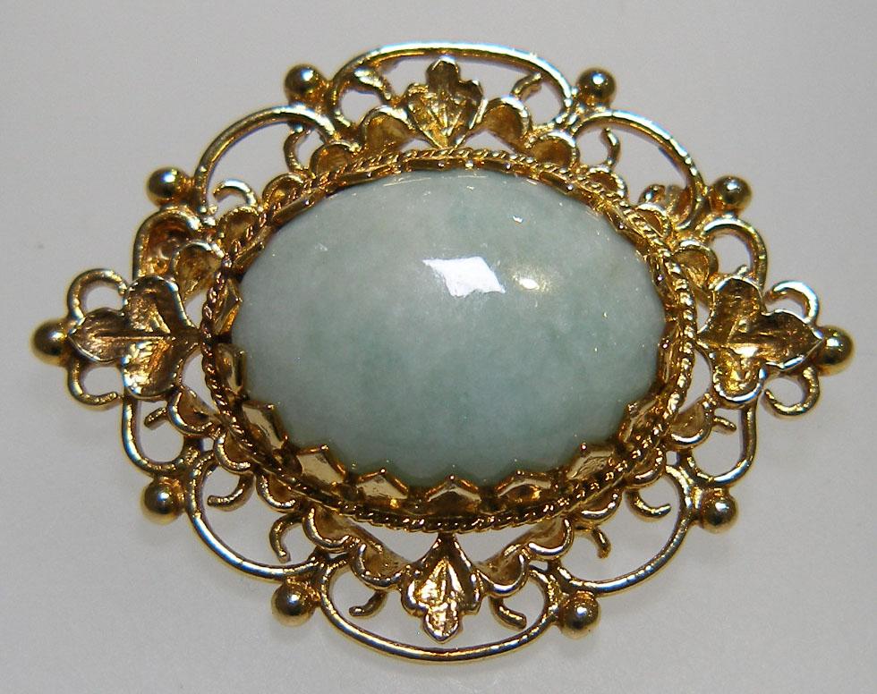 Jade Brooch in Ornate 9ct Hallmarked Frame (1 of 5) Jade Brooch in Ornate 9ct Hallmarked Frame (1 of 5)