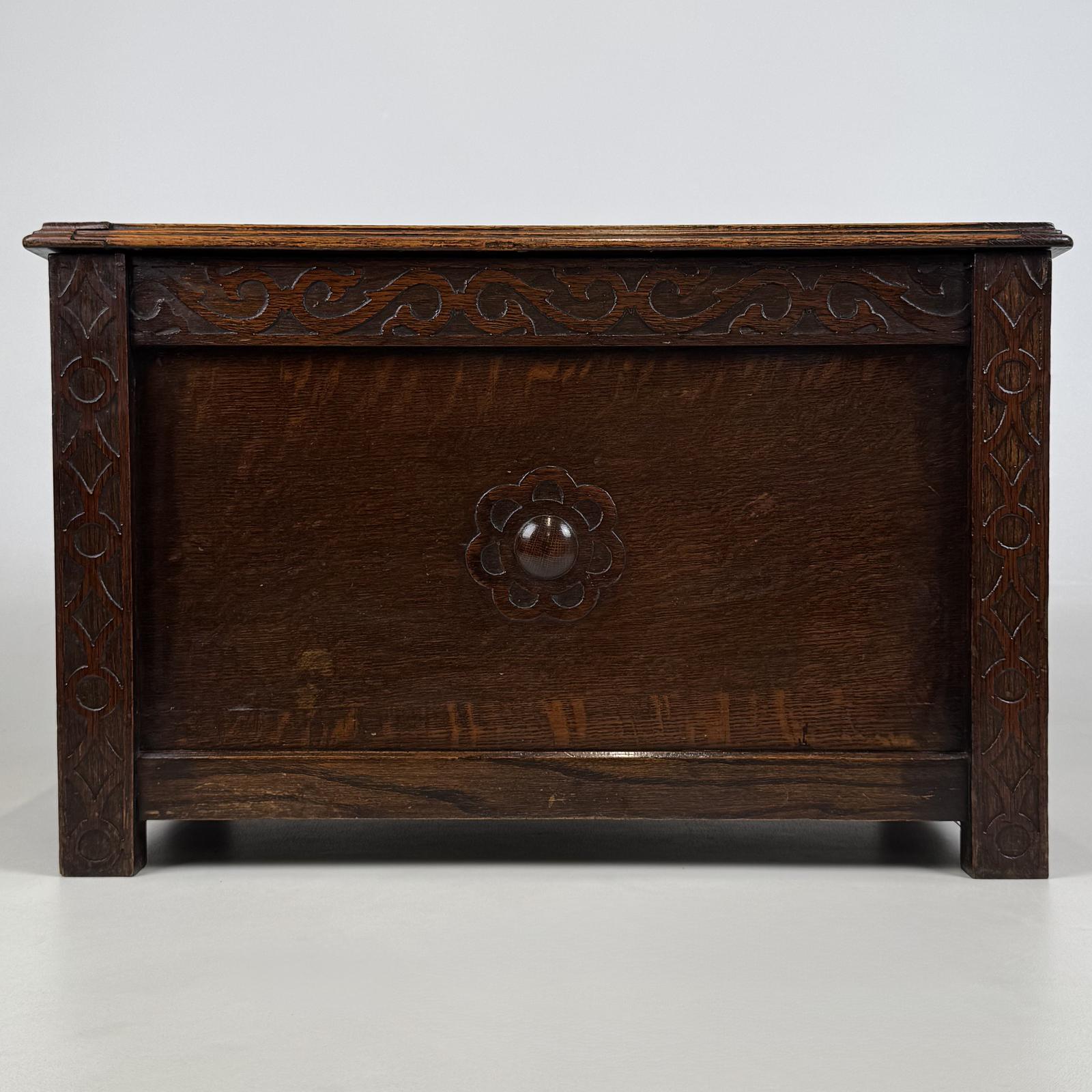 Antique 20th Century Small Storage Box In Oak (1 of 10)