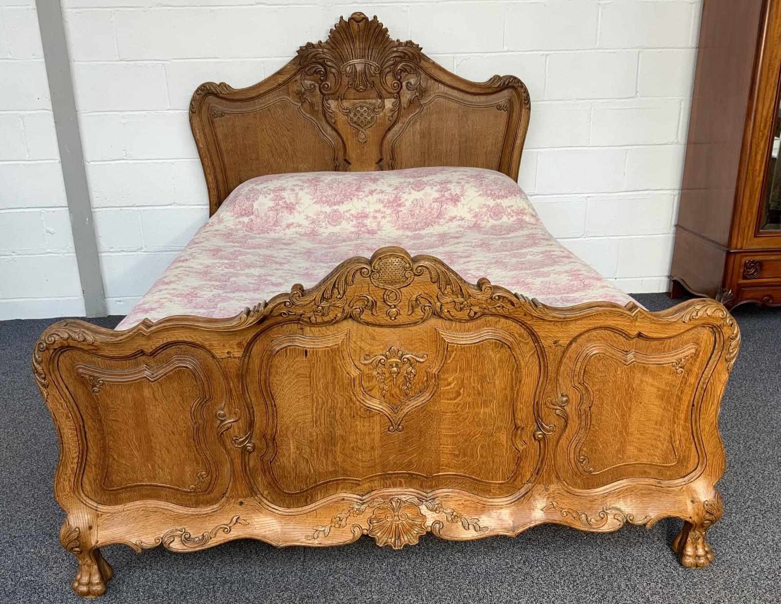 CARVED OAK KING SIZE BED (1 of 11) CARVED OAK KING SIZE BED (1 of 11)