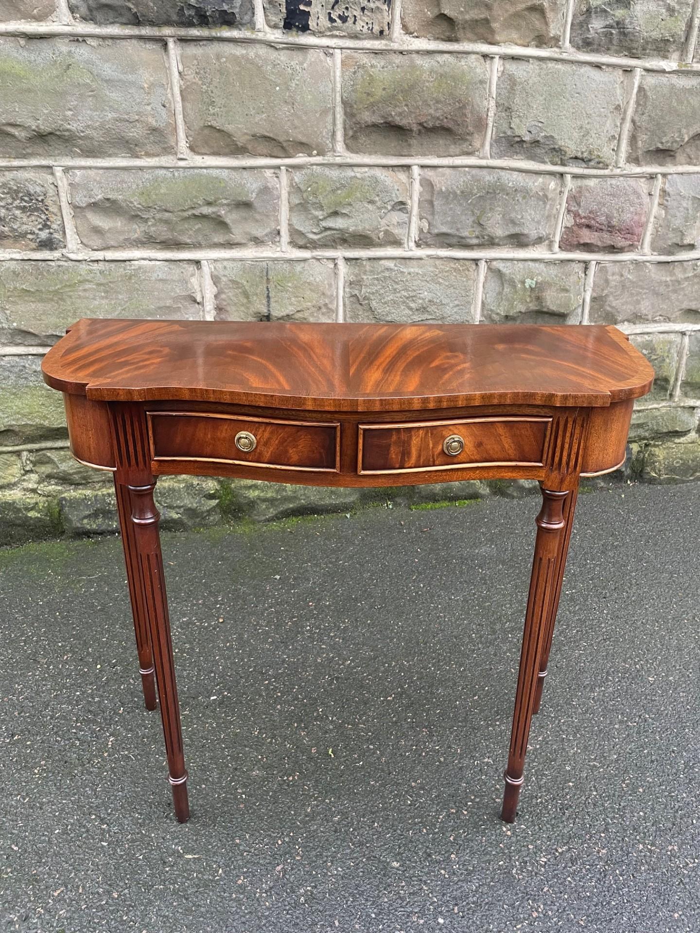 Quality Mahogany 2 Drawer Hall Table Console Table (1 of 8) Quality Mahogany 2 Drawer Hall Table Console Table (1 of 8)