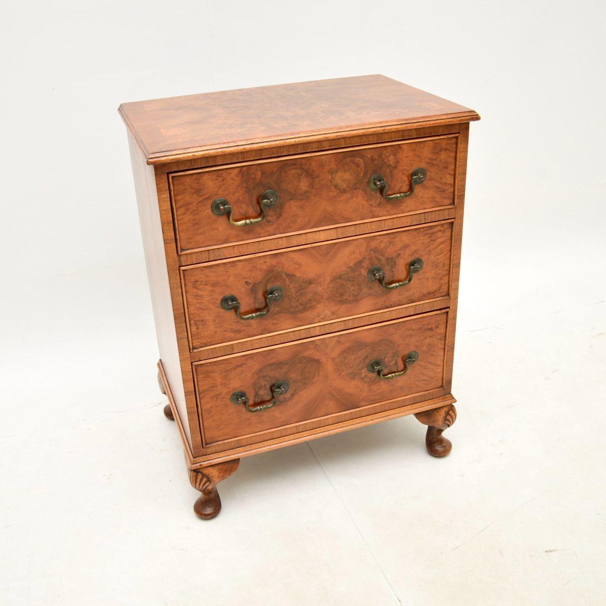 Burr Walnut Chest of Drawers (1 of 8) Burr Walnut Chest of Drawers (1 of 8)