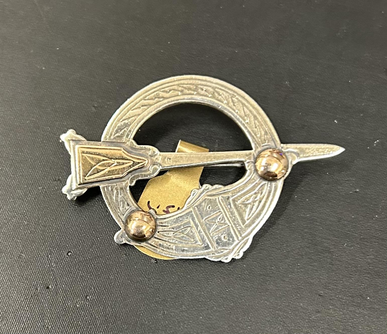 Irish Silver Brooch - Dublin 1965 (1 of 4) Irish Silver Brooch - Dublin 1965 (1 of 4)