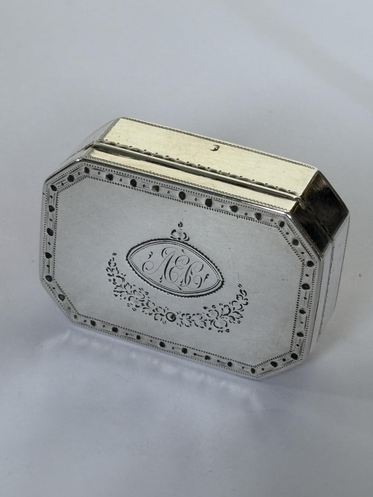 18th Century George III Silver Gilt Snuff Box PHIPPS & ROBINSON London 1795 (1 of 17) 18th Century George III Silver Gilt Snuff Box PHIPPS & ROBINSON London 1795 (1 of 17)