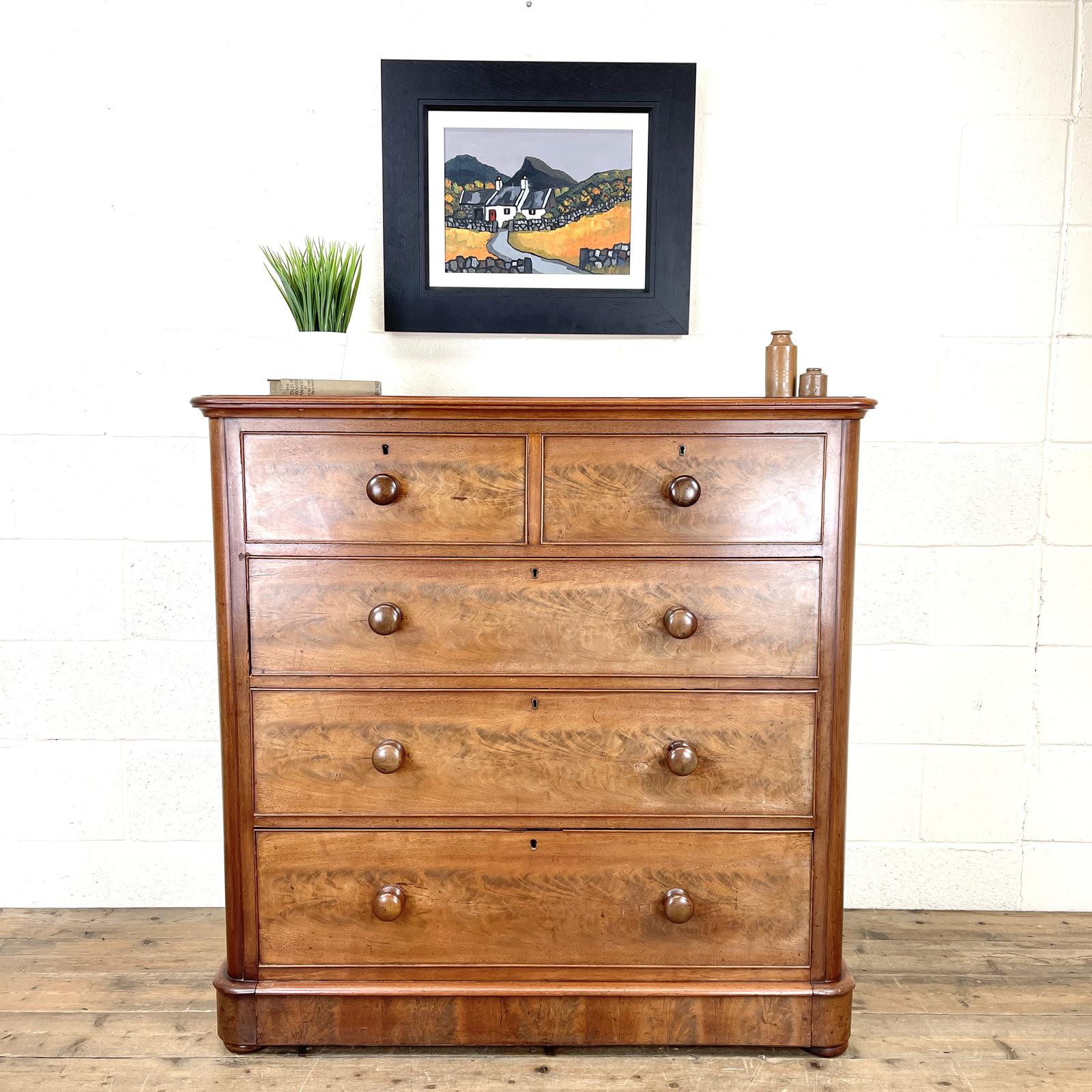 Antique Victorian Chest of Drawers in Mahogany (1 of 10) Antique Victorian Chest of Drawers in Mahogany (1 of 10)