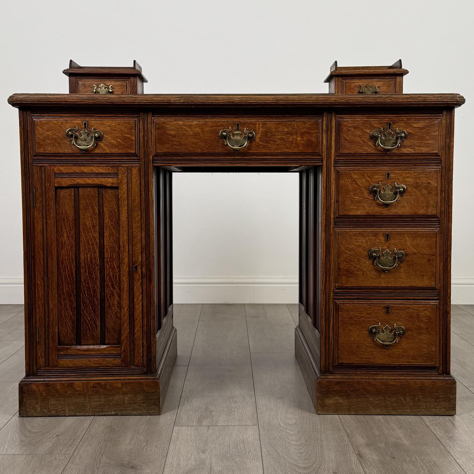 Antique 20th Century Fine Quality Desk In Oak (1 of 12)